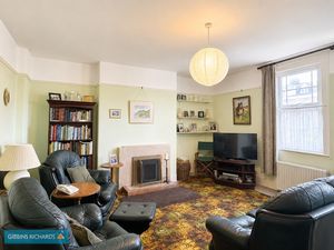Sitting room- click for photo gallery